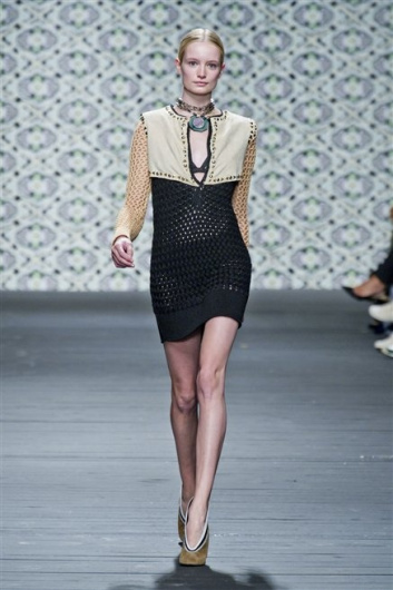 Fotoservizio/SS 2013/WOMEN/ICEBERG/DP1/10