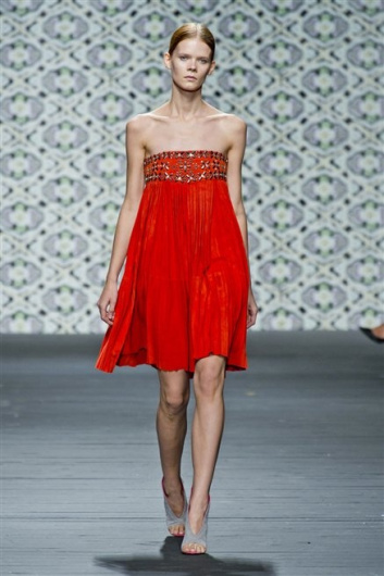 Fotoservizio/SS 2013/WOMEN/ICEBERG/DP1/12