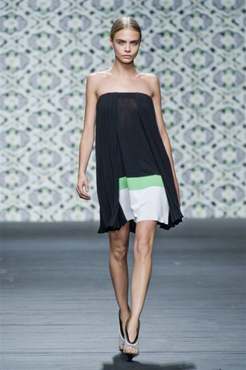 Fotoservizio/SS 2013/WOMEN/ICEBERG/DP1/16