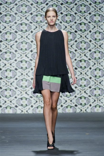 Fotoservizio/SS 2013/WOMEN/ICEBERG/DP1/18