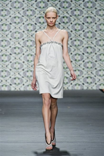 Fotoservizio/SS 2013/WOMEN/ICEBERG/DP1/21