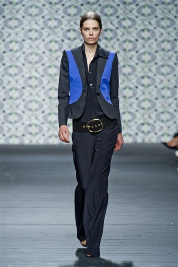 Fotoservizio/SS 2013/WOMEN/ICEBERG/DP1/26