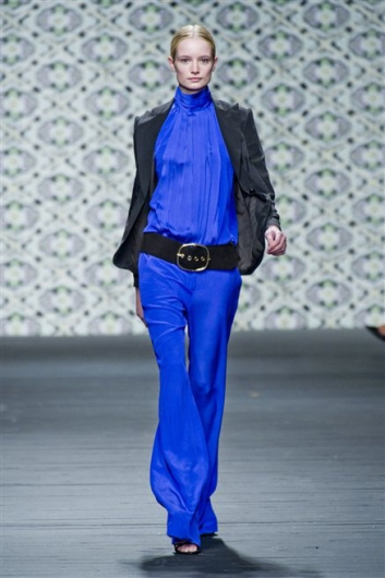 Fotoservizio/SS 2013/WOMEN/ICEBERG/DP1/28