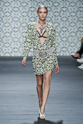 Fotoservizio/SS 2013/WOMEN/ICEBERG/DP1/33