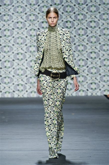 Fotoservizio/SS 2013/WOMEN/ICEBERG/DP1/34