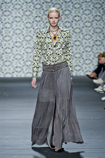 Fotoservizio/SS 2013/WOMEN/ICEBERG/DP1/35