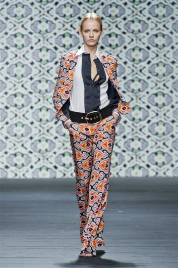 Fotoservizio/SS 2013/WOMEN/ICEBERG/DP1/38