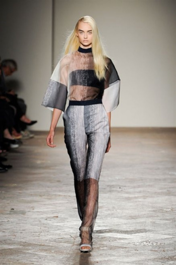 Fotoservizio/SS 2013/WOMEN/GABRIELE COLANGELO/DP1/33