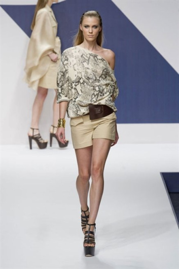 Fotoservizio/SS 2013/WOMEN/KRIZIA/DP1/17