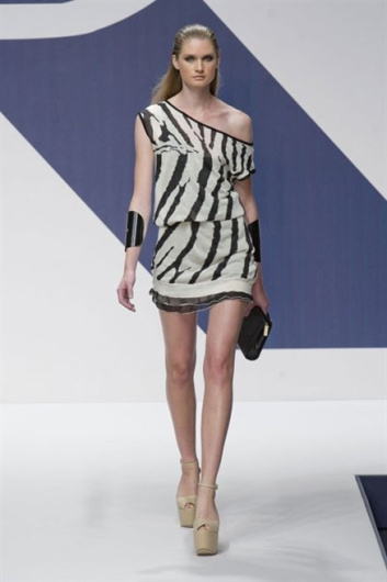 Fotoservizio/SS 2013/WOMEN/KRIZIA/DP1/27