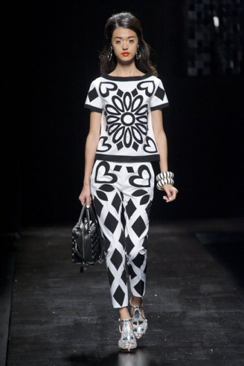 Fotoservizio/SS 2013/WOMEN/MOSCHINO/DP1/19