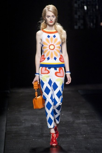 Fotoservizio/SS 2013/WOMEN/MOSCHINO/DP1/24
