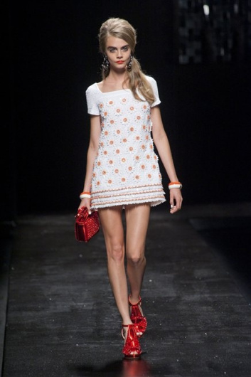 Fotoservizio/SS 2013/WOMEN/MOSCHINO/DP1/26