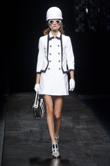 Fotoservizio/SS 2013/WOMEN/MOSCHINO/DP1/0
