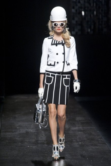 Fotoservizio/SS 2013/WOMEN/MOSCHINO/DP1/1