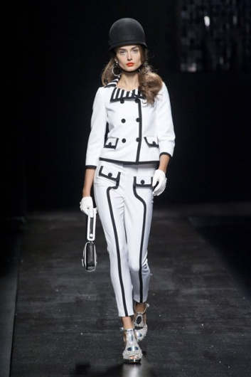 Fotoservizio/SS 2013/WOMEN/MOSCHINO/DP1/3