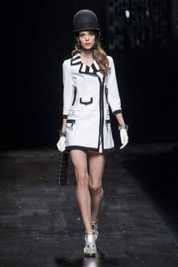 Fotoservizio/SS 2013/WOMEN/MOSCHINO/DP1/11