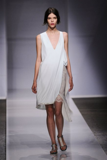 Fotoservizio/SS 2013/WOMEN/PORTS 1961/DP1/4