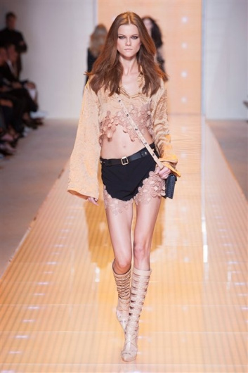 Fotoservizio/SS 2013/WOMEN/VERSACE/DP1/2
