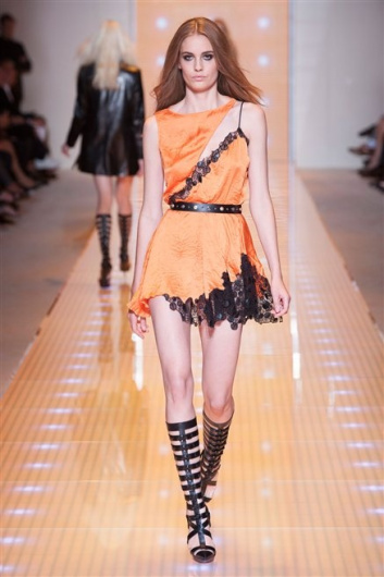 Fotoservizio/SS 2013/WOMEN/VERSACE/DP1/7