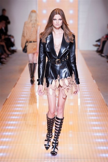 Fotoservizio/SS 2013/WOMEN/VERSACE/DP1/11