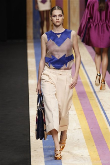 Fotoservizio/SS 2013/WOMEN/FRANKIE MORELLO/DP1/24