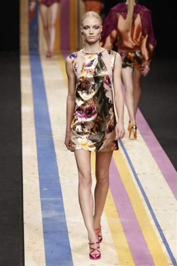 Fotoservizio/SS 2013/WOMEN/FRANKIE MORELLO/DP1/32