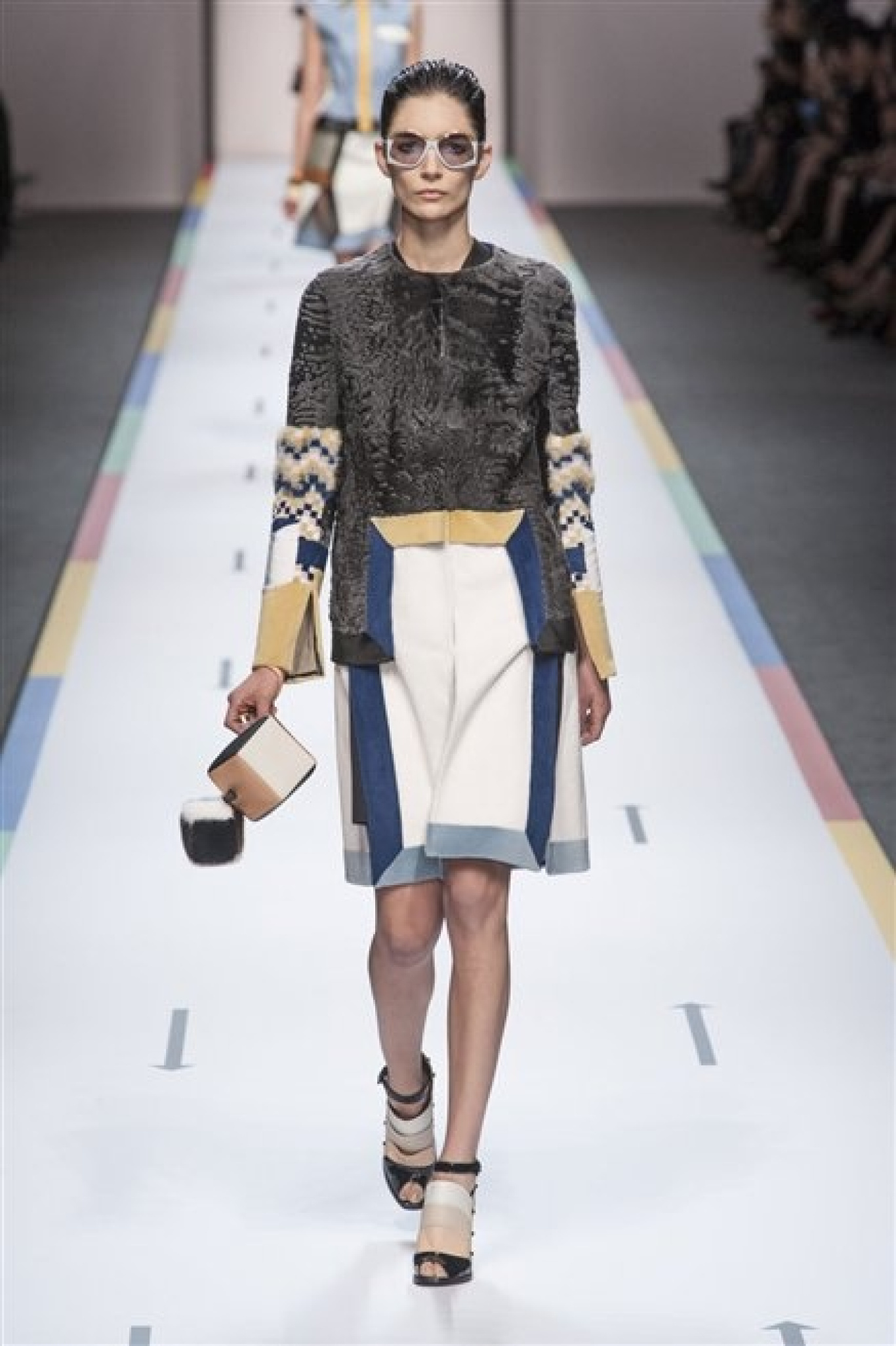 FENDI, UNA DONNA GEOMETRICA