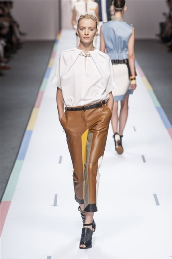 Fotoservizio/SS 2013/WOMEN/FENDI/DP1/3