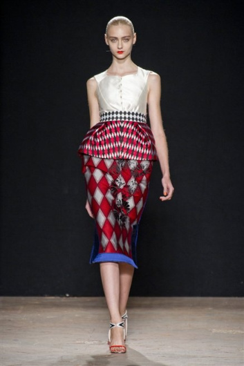 Fotoservizio/SS 2013/WOMEN/AQUILANO.RIMONDI/DP1/29