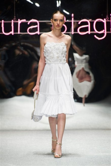 Fotoservizio/SS 2013/WOMEN/LAURA BIAGIOTTI/DP1/38