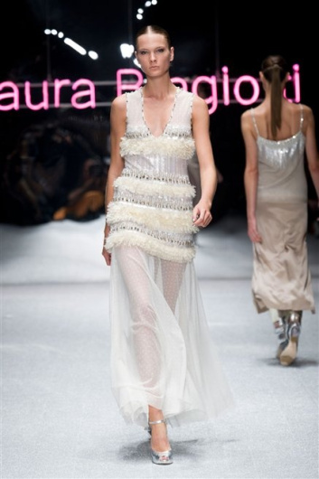 Fotoservizio/SS 2013/WOMEN/LAURA BIAGIOTTI/DP1/45