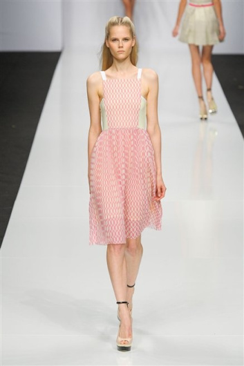 Fotoservizio/SS 2013/WOMEN/BYBLOS/DP1/1
