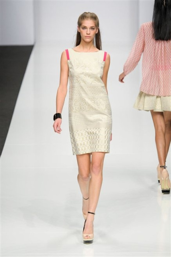 Fotoservizio/SS 2013/WOMEN/BYBLOS/DP1/3