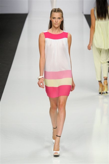 Fotoservizio/SS 2013/WOMEN/BYBLOS/DP1/8