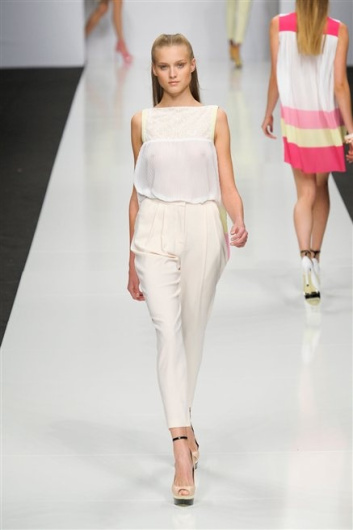 Fotoservizio/SS 2013/WOMEN/BYBLOS/DP1/9
