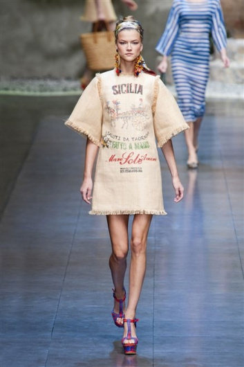 Fotoservizio/SS 2013/WOMEN/DOLCE & GABBANA/DP1/31
