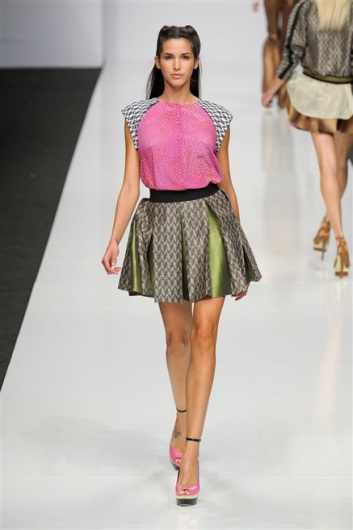 Fotoservizio/SS 2013/WOMEN/BYBLOS/DP1/15