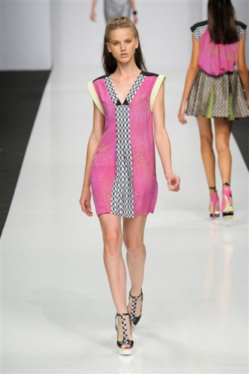 Fotoservizio/SS 2013/WOMEN/BYBLOS/DP1/16