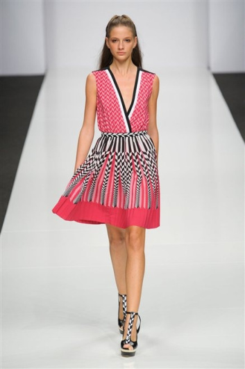 Fotoservizio/SS 2013/WOMEN/BYBLOS/DP1/19
