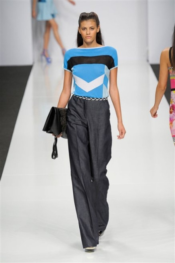 Fotoservizio/SS 2013/WOMEN/BYBLOS/DP1/30