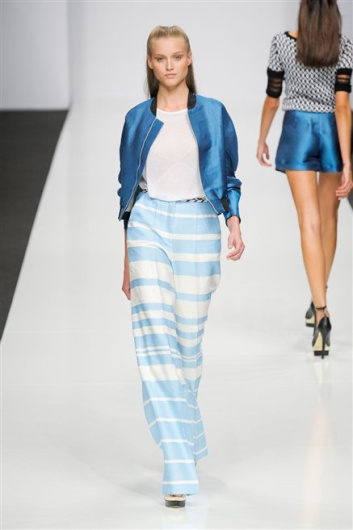Fotoservizio/SS 2013/WOMEN/BYBLOS/DP1/33