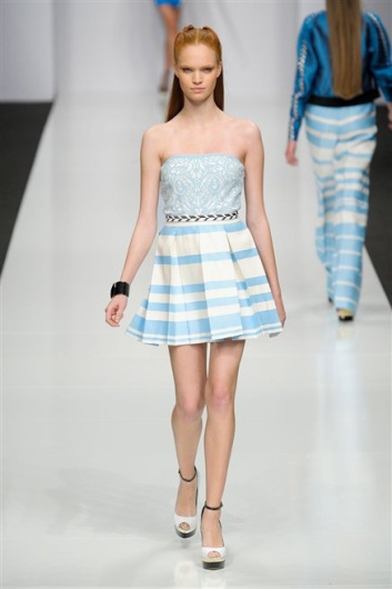 Fotoservizio/SS 2013/WOMEN/BYBLOS/DP1/34