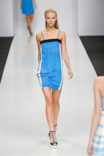 Fotoservizio/SS 2013/WOMEN/BYBLOS/DP1/35