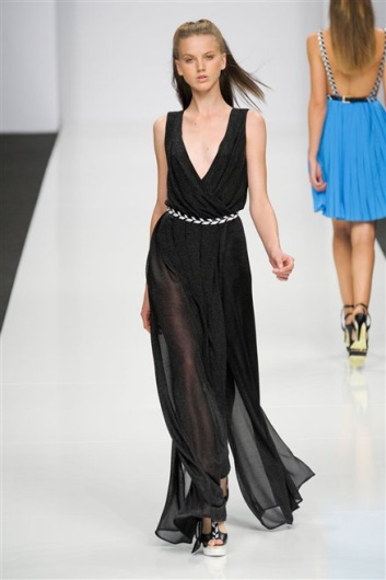 Fotoservizio/SS 2013/WOMEN/BYBLOS/DP1/37