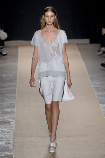 Fotoservizio/SS 2013/WOMEN/MARCO DE VINCENZO/DP1/3