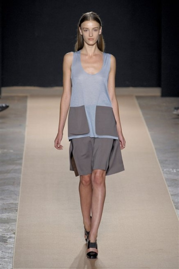 Fotoservizio/SS 2013/WOMEN/MARCO DE VINCENZO/DP1/7