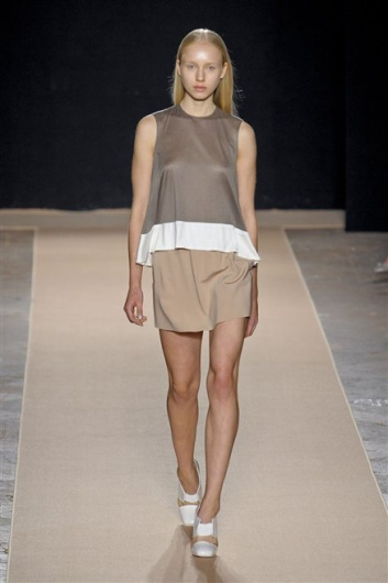 Fotoservizio/SS 2013/WOMEN/MARCO DE VINCENZO/DP1/16
