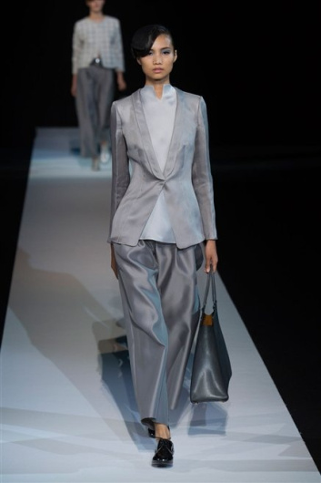 Fotoservizio/SS 2013/WOMEN/GIORGIO ARMANI/DP1/8