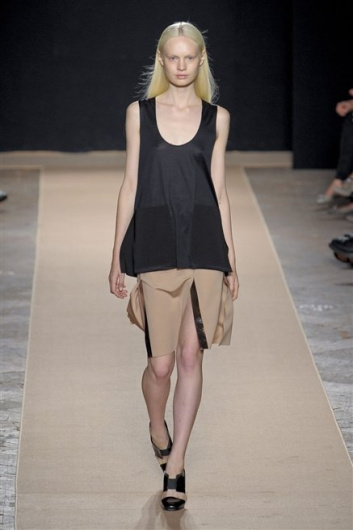 Fotoservizio/SS 2013/WOMEN/MARCO DE VINCENZO/DP1/18